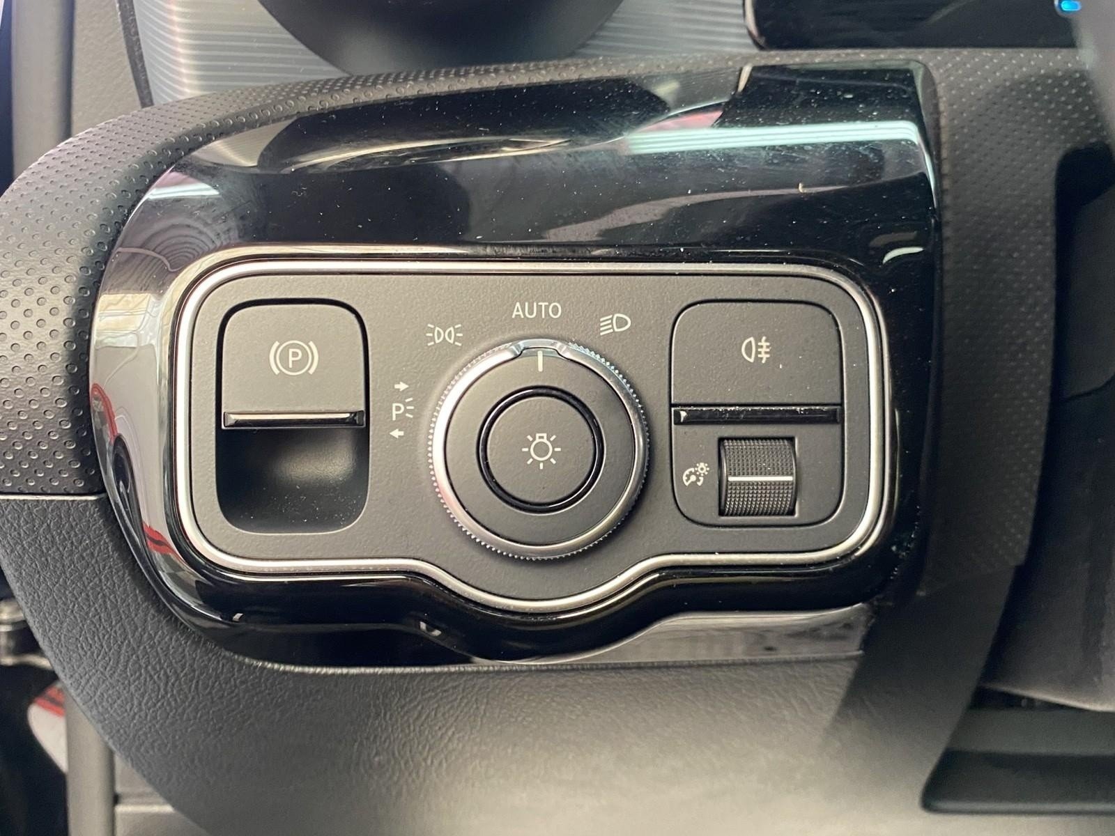 Used 2022 Mercedes-Benz A 220 image 28