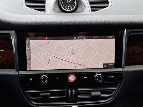 New 2025 Porsche Macan image 17