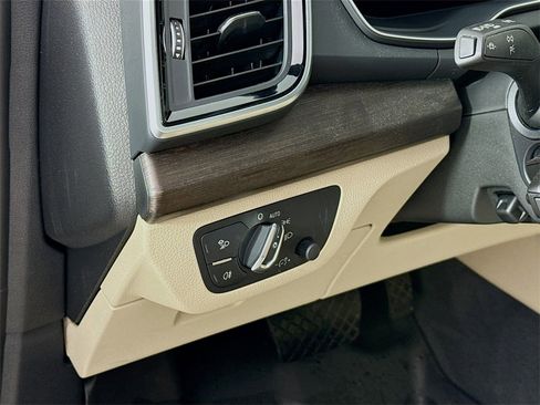 Used 2024 Audi Q5 e Premium Plus image 11