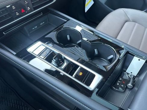 New 2025 Volkswagen Atlas SEL image 28