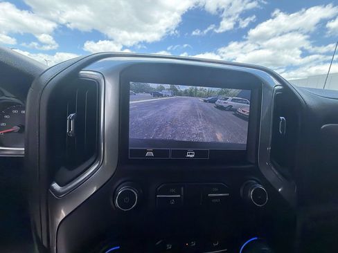 Used 2021 Chevrolet Silverado 1500 LT Trail Boss w/ Convenience Package II AWD/4WD image 17