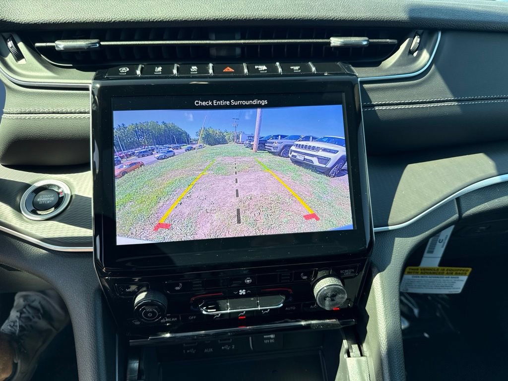 New 2027 Jeep Grand Cherokee Laredo X AWD/4WD image 13