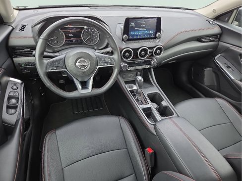 Used 2024 Nissan Sentra SR w/ SR Premium Package image 11