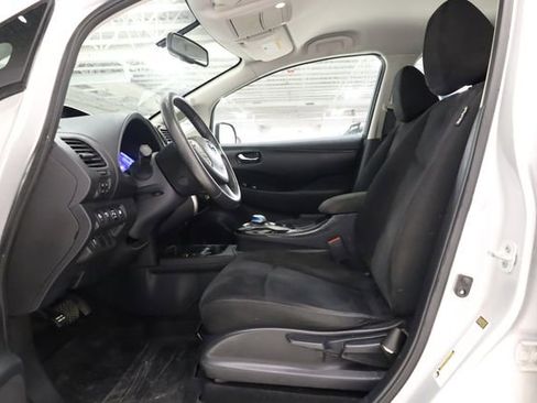 Used 2016 Nissan Leaf SV image 12