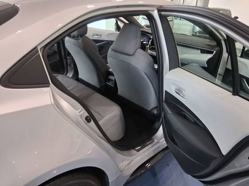 Used 2025 Toyota Corolla SE w/ SE Premium Package image 10