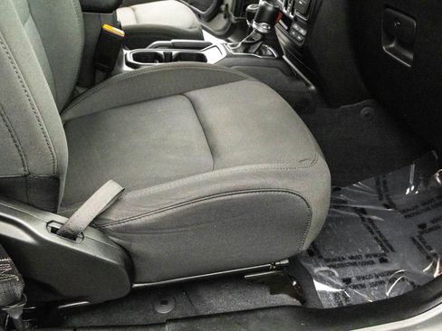 Used 2022 Jeep Wrangler Unlimited Sport image 40