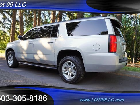 Used 2018 Chevrolet Suburban LT AWD/4WD image 11