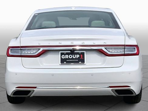 Used 2017 Lincoln Continental Premiere image 5