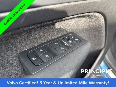 Certified 2025 Volvo XC40 B5 Core image 29