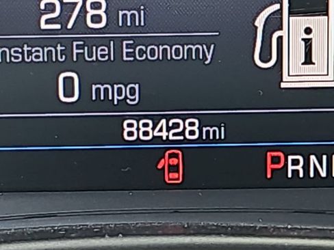 Used 2019 Chevrolet Equinox LT FWD image 16