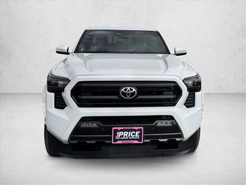 Certified 2025 Toyota Tacoma SR5 image 2