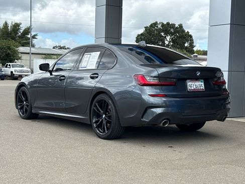 Used 2022 BMW 330i Sedan w/ M Sport Package RWD image 5