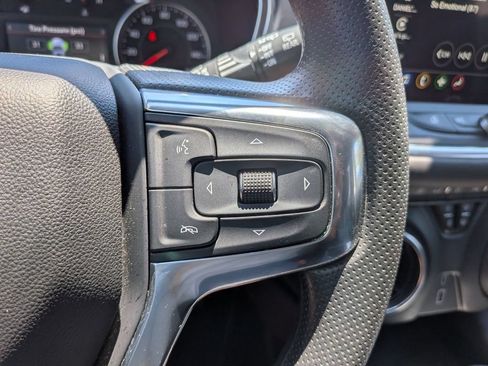 Used 2025 Chevrolet Blazer LT FWD image 21
