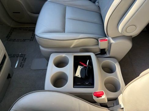 Used 2011 Nissan Quest LE image 23