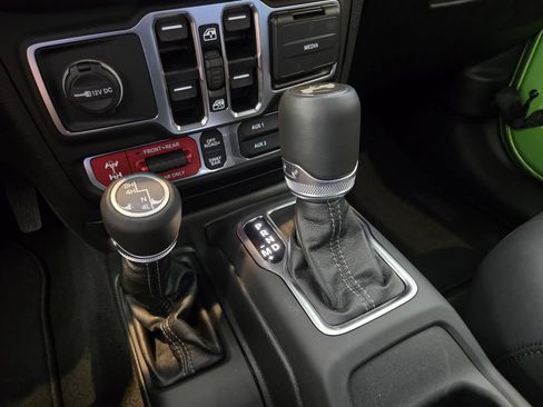 New 2025 Jeep Wrangler Unlimited Rubicon w/ Safety Group AWD/4WD image 16