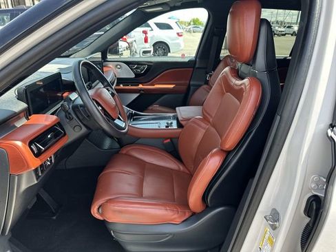 Used 2025 Lincoln Aviator Reserve w/ Equipment Group 201A AWD/4WD image 11