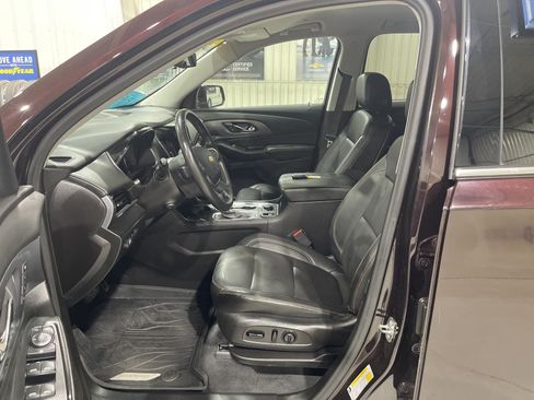 Used 2021 Chevrolet Traverse Premier AWD/4WD image 2
