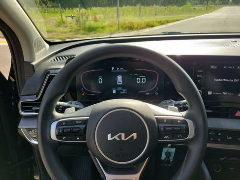 Used 2023 Kia Sportage LX AWD/4WD image 24