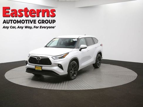 Used 2023 Toyota Highlander LE image 54