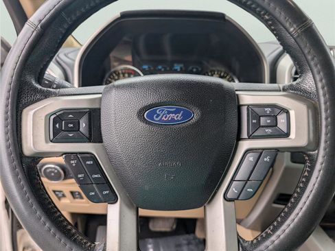 Used 2015 Ford F150 Lariat image 25