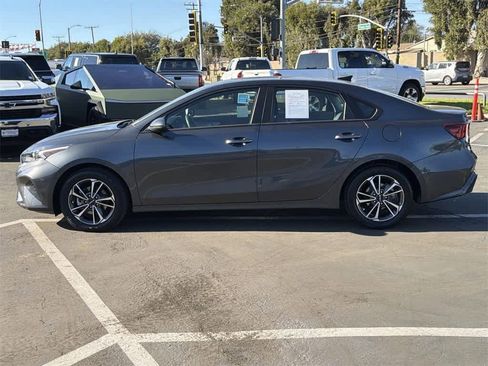 Used 2024 Kia Forte LXS image 3