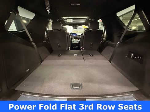 Used 2023 Cadillac Escalade Premium Luxury image 15
