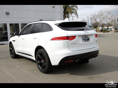 Used 2018 Jaguar F-PACE S image 7
