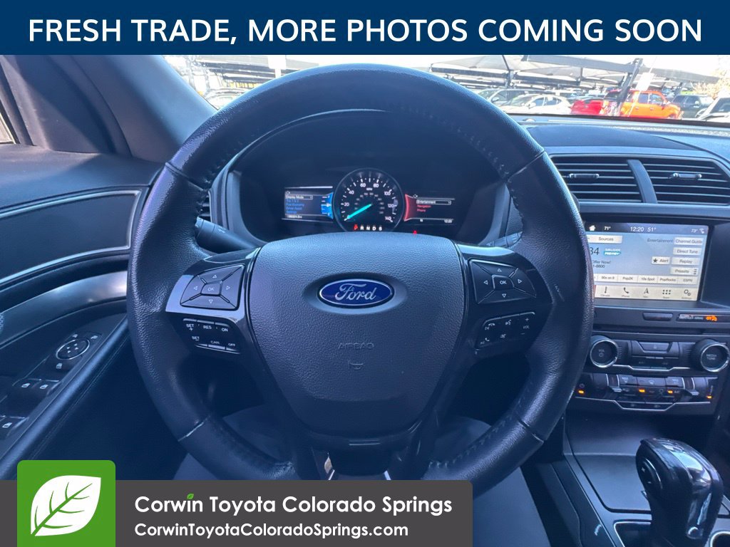 Used 2018 Ford Explorer XLT w/ Equipment Group 202A AWD/4WD image 13