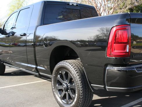 Used 2025 RAM 2500 Laramie AWD/4WD image 9