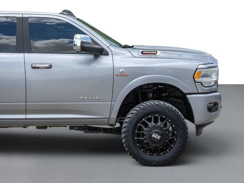 Used 2022 RAM 3500 Laramie AWD/4WD image 7