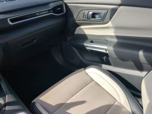 Certified 2025 Ford Mustang GT Premium image 44