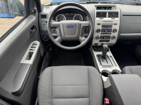Used 2011 Ford Escape XLT AWD/4WD image 16