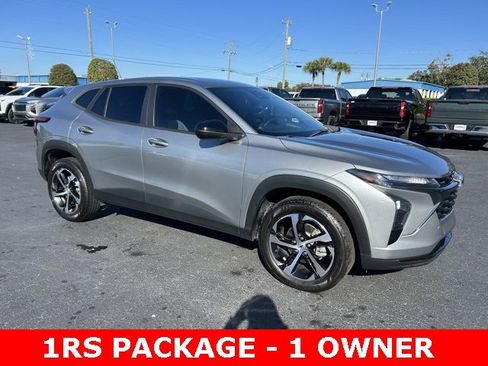 Used 2024 Chevrolet Trax RS w/ Driver Confidence Package image 1