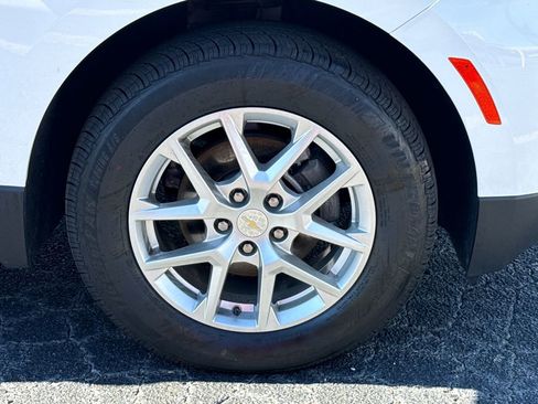 Used 2023 Chevrolet Equinox LT w/ Driver Convenience Package image 12