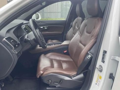 Used 2023 Volvo XC90 B6 Ultimate AWD/4WD image 2
