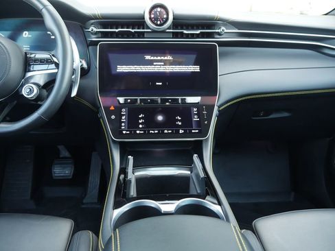 Used 2023 Maserati Grecale Modena image 35