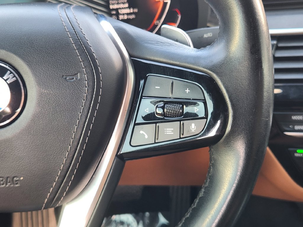 Used 2021 BMW 540i w/ Convenience Package RWD image 29