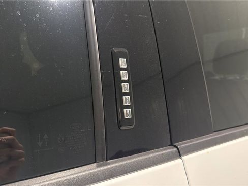Used 2019 Ford F350 Lariat w/ Chrome Package AWD/4WD image 31