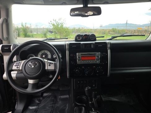 Used 2011 Toyota FJ Cruiser 4WD w/ Convenience Pkg image 13