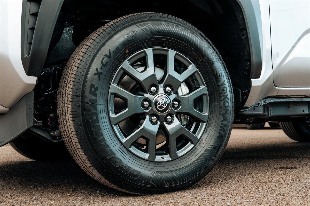 Used 2026 Toyota 4Runner SR5 AWD/4WD image 11