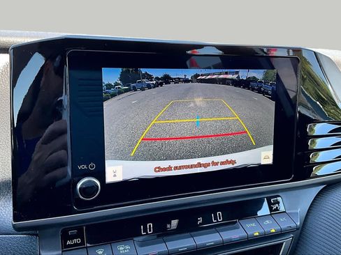 Used 2025 Toyota Camry SE FWD image 26