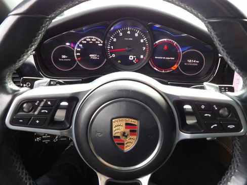 Used 2018 Porsche Panamera image 30