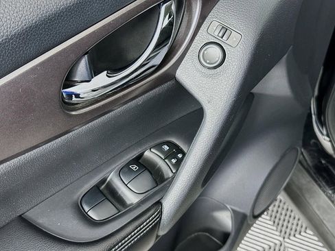 Used 2015 Nissan Rogue S image 20