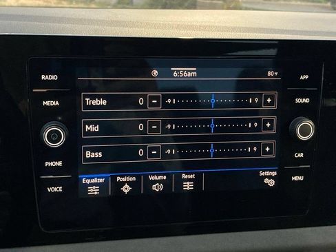 Used 2025 Volkswagen Jetta SE FWD image 19