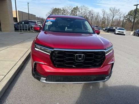 Certified 2025 Honda Pilot Touring image 7