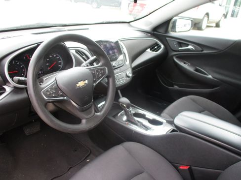 Used 2023 Chevrolet Malibu LT w/ Driver Confidence Package FWD image 8