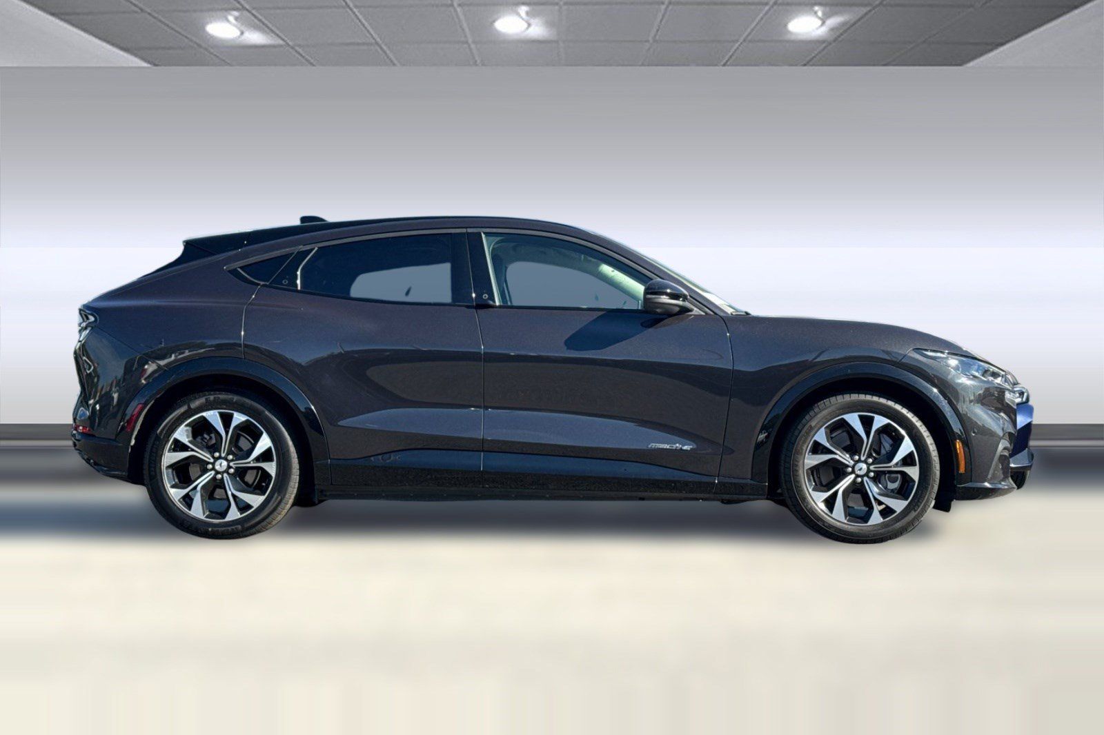 Used 2022 Ford Mustang Mach-E Premium RWD image 7
