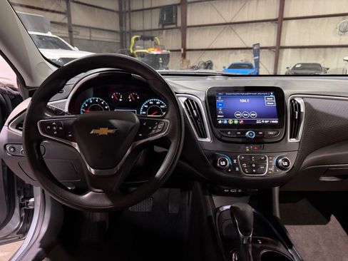 Used 2024 Chevrolet Malibu LT FWD image 28