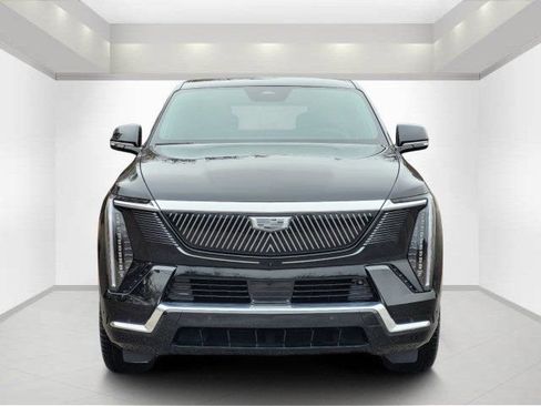 New 2025 Cadillac Escalade IQ Luxury 2 AWD/4WD image 2