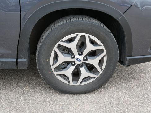 Used 2023 Subaru Forester Premium image 15